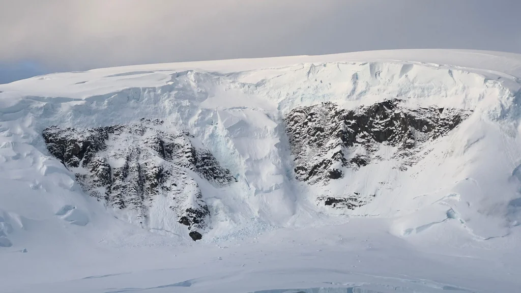 Angel wings on Mount Français - Neumayer Channel