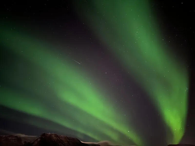 What You Should Know Before Photographing the Northern Lights with Your iPhone - Aurora Borealis